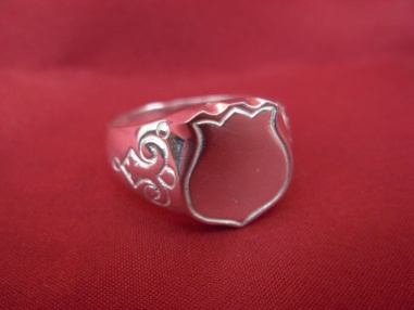 Серебряное кольцо Узор Утум с фианитами K021